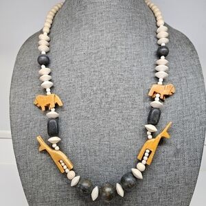 VINTAGE Wooden Safari Animal Beaded Statement Necklace Lion Giraffe